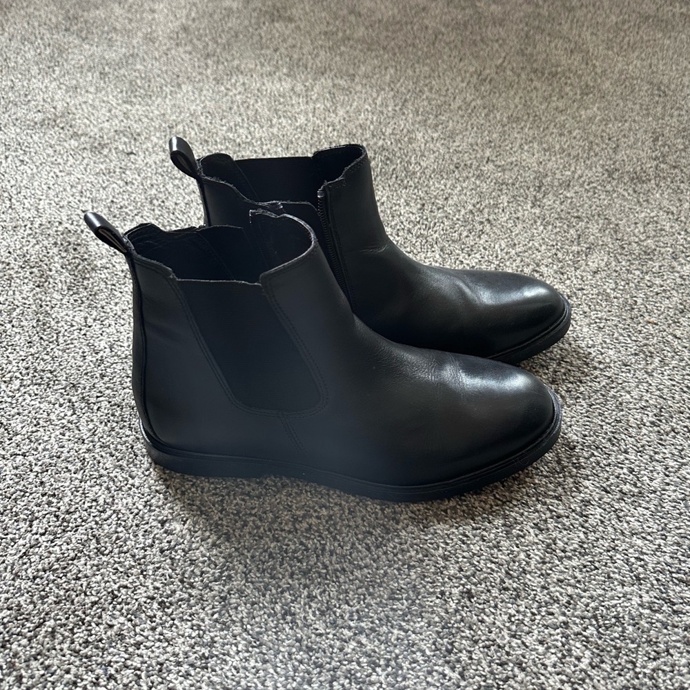 Black Leather Chelsea Boots